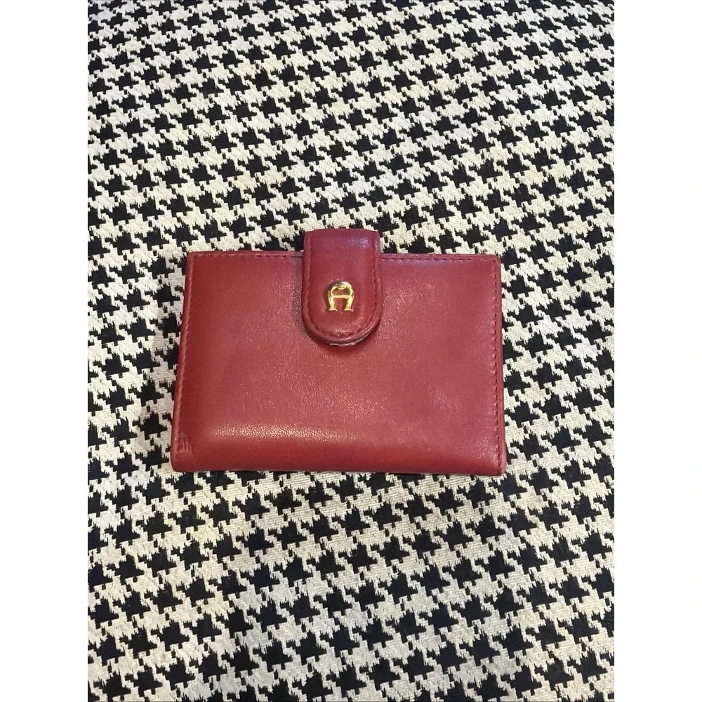 Vintage Etienne Aigner Red Leather Wallet Card Holder Gold Logo Bifold